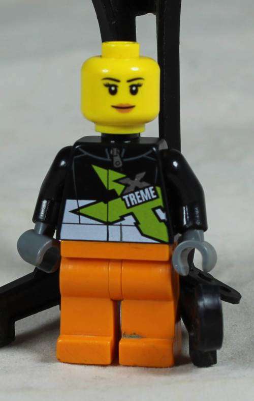 LEGO MINI FIGURINE-WOMAN RACER(EXTREME TEAM CTY0543) BID NOW