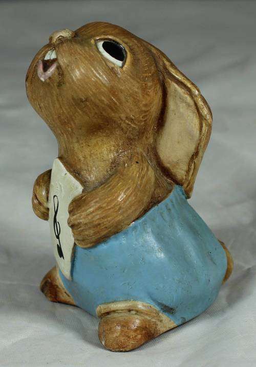 PENDELFIN HAND PAINTED STONEWARE RABBIT MADE IN ENGLAND-POLLY IN BLUE(CUTE)BID NOW!!!