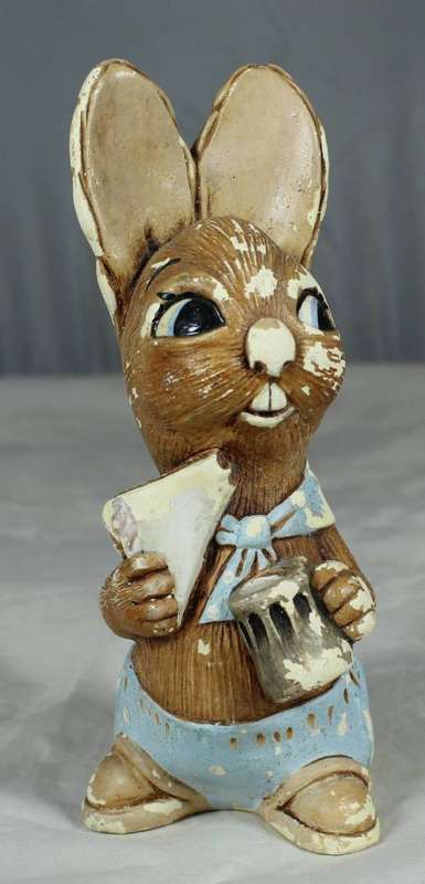Pendelfin hand painted stoneware - rabbit eating a pizza