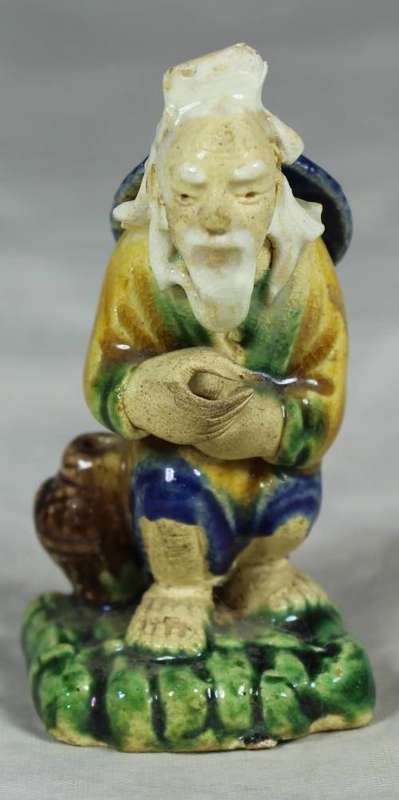 MUD MAN SEATED FISHERMAN (EXTRA ORDINARY CRAFTSMANSHIP AND A MUST HAVE)-BID NOW!!