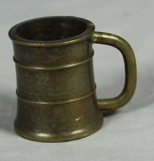 MINIATURE BRASS-JUG BID NOW!