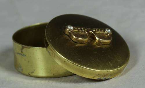 MINIATURE BRASS-PILL CONTAINER BID NOW!