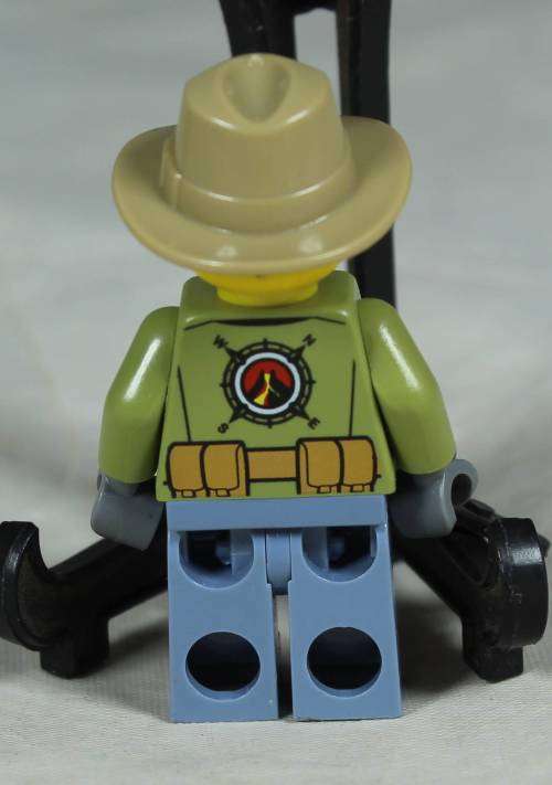 LEGO MINI FIGURINE-VOLCANO EXPLORER(VOLCANO HEAVY LIFT HELICOPTER CTY0697) BID NOW!!