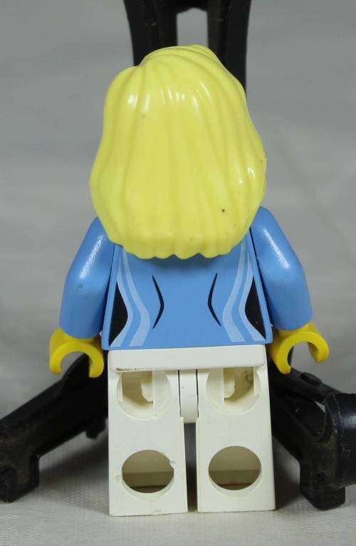 LEGO MINI FIGURINE-LADY WITH LONG BLONDE HAIR(FIRE CHIEF CAR CTY0346) BID NOW