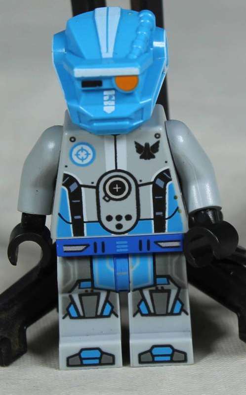 LEGO MINI FIGURINE-DARK AZURE ROBOT SIDEKICK GS002 BID NOW