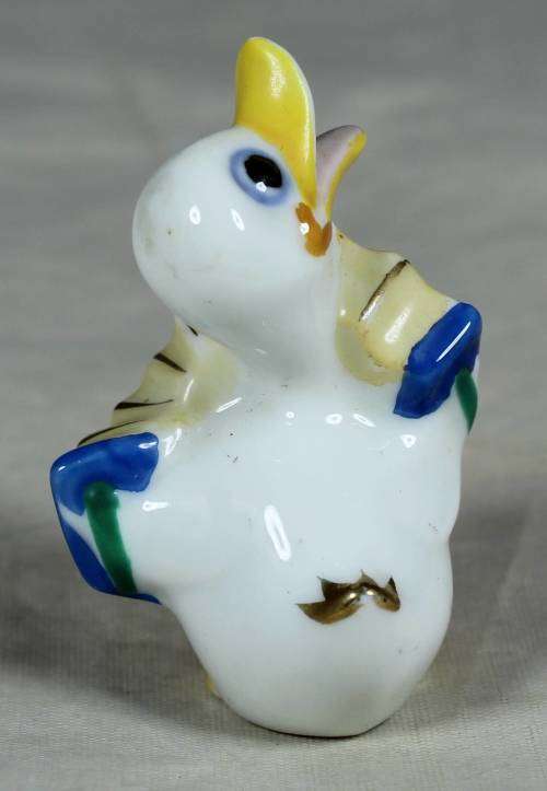 MINIATURE DUCK PLAYING A CONCERTINA(BEAUTIFUL) BID NOW !!