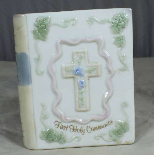 FIRST PORCELAIN HOLY COMMUNION COIN BANK (BEAUTIFUL) BID NOW !!