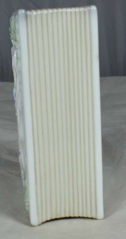 FIRST PORCELAIN HOLY COMMUNION COIN BANK (BEAUTIFUL) BID NOW !!