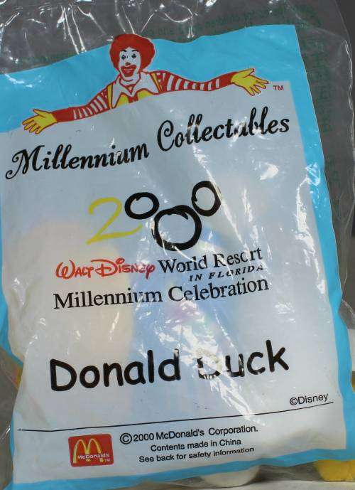 McDONALD`S MILLENNIUM COLLECTABLES(2000) DONALD DUCK-BID NOW!