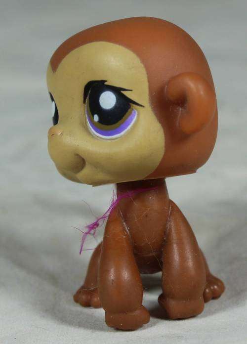 LITTLEST PET SHOP AUTHENTIC RANGE WITH A RED MAGNET(HASBRO 2004)MONKEY#189 WITH PURPLE EYES!