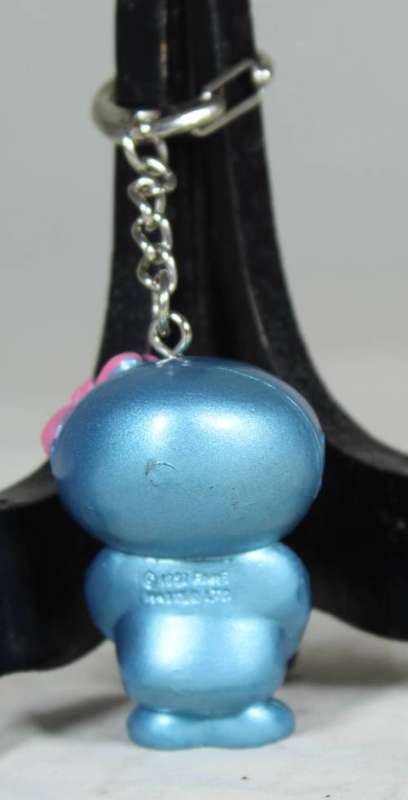 FAME MASTER - BLUE ALIEN HOLDING A TOY -BID NOW!