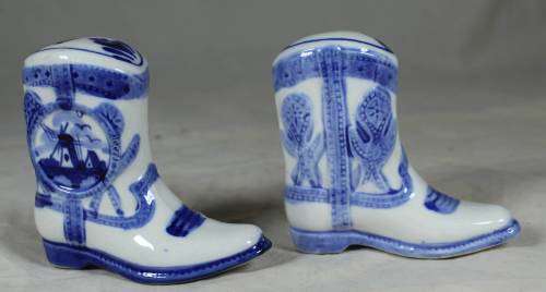 blue and white salt and pepper boot set