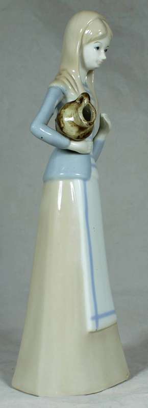 Llardo style figurine - lady carrying large jug