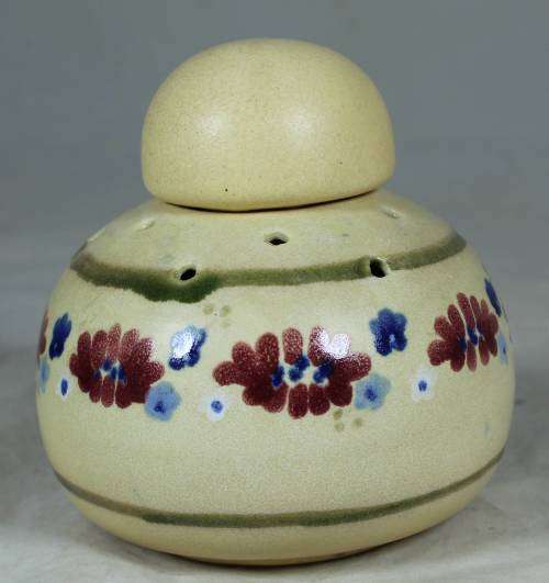 Ceramic pot pourri holder