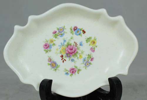 Trinket bowl with flowers