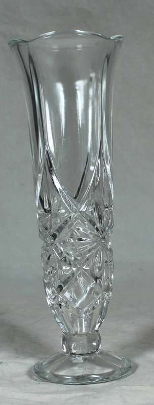 Elongated vase