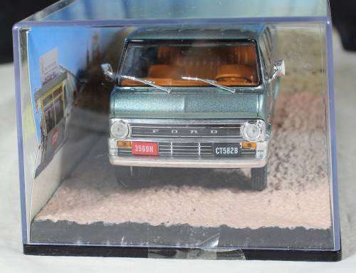 JAMES BOND 007 WITH MAGAZINE UNIVERSAL HOBBIES-FORD ECONOLINE(DIAMONDS ARE FOREVER#108)
