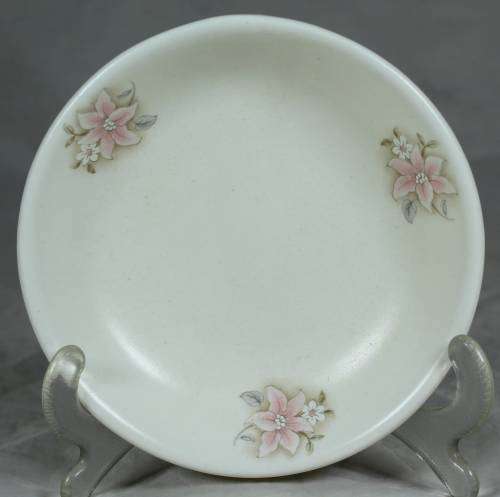 Trinket bowl with a pink flower