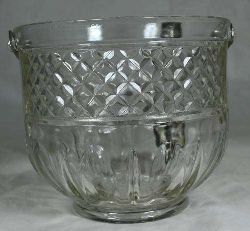 Glass bucket with tongs