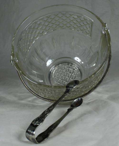 Glass bucket with tongs