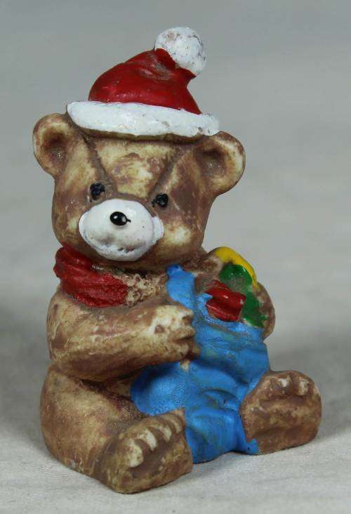 Miniature bear with presents