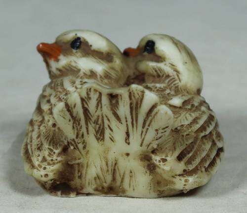 MINIATURE PAIR OF LOVEBIRDS (SO SWEET) BID NOW!!!