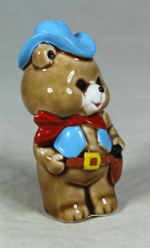 Miniature cowboy bear