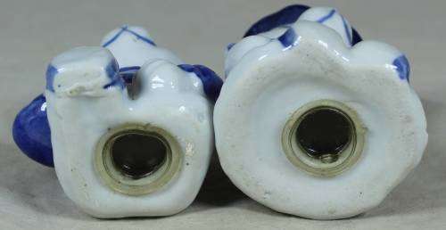 BLUE AND WHITE BEAR SALT AND PEPPER SET-BID NOW!!