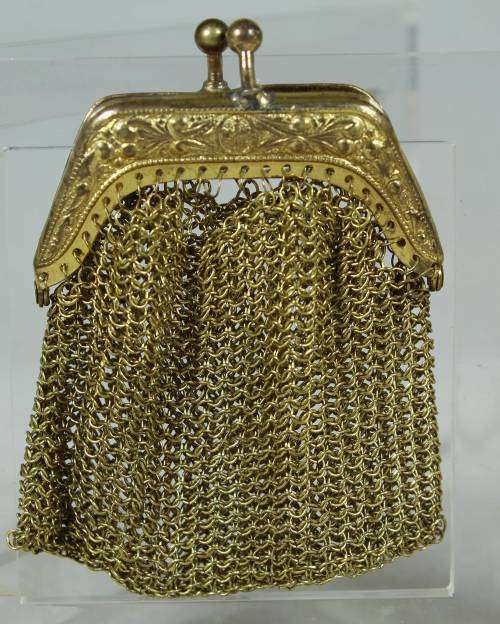 Chain-link purse