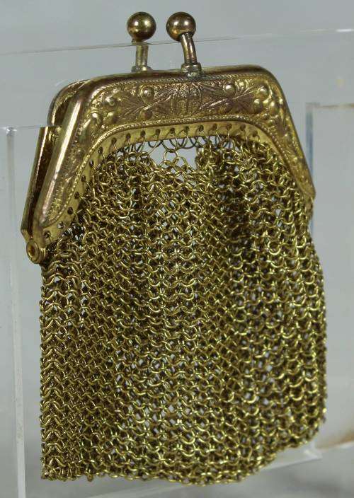 Chain-link purse