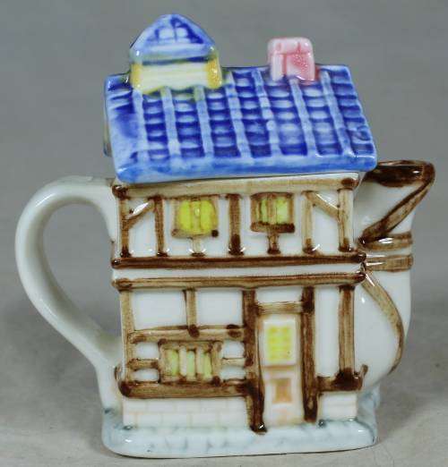 SMALL PORCELAIN BAVARIAN HOUSE TEA POT(LOVELY)-BID NOW!!