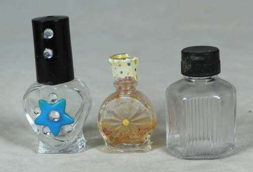 SET OF THREE MINIATURE PERFUME BOTTLES EMPTY (BEAUTIFUL) BID NOW!!