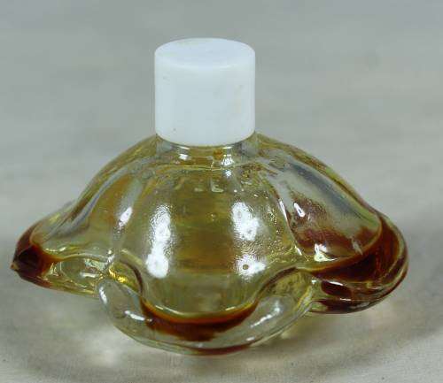 EMPTY ROSE SHAPED PERFUME BOTTLE(BEAUTIFUL) BID NOW!!