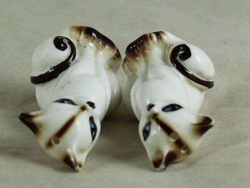 Porcelain cat salt & pepper set