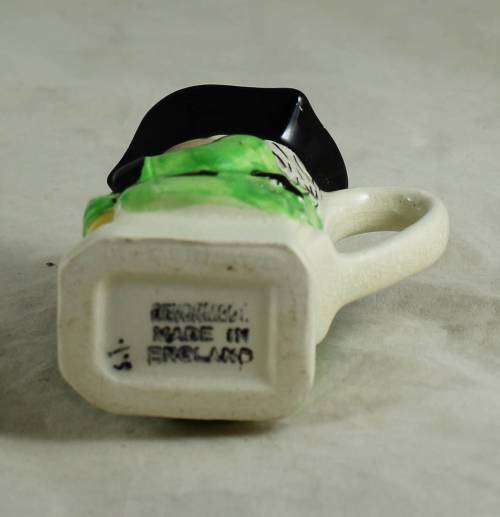 Small character mug