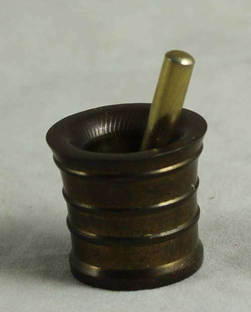 MINIATURE BRASS MORTAR AND PESTLE-BID NOW!!
