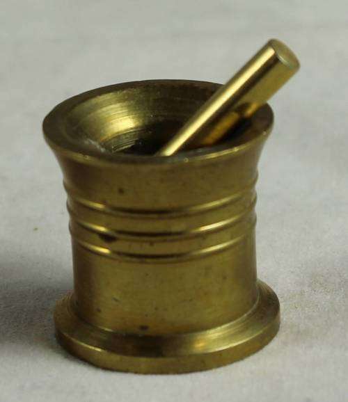 MINIATURE BRASS MORTAR AND PESTLE-BID NOW!!