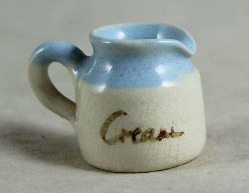 Miniature creamer