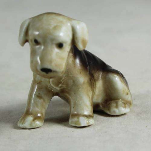 Small porcelain puppy