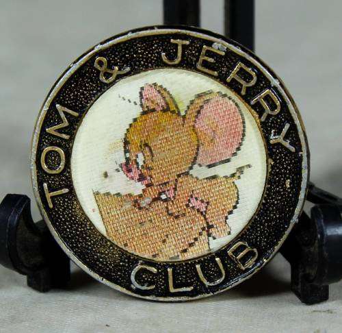 Tom and Jerry club lapel pin