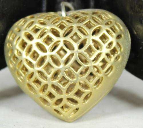 HEART SHAPED PENDANT(BEAUTIFUL) BID NOW!!