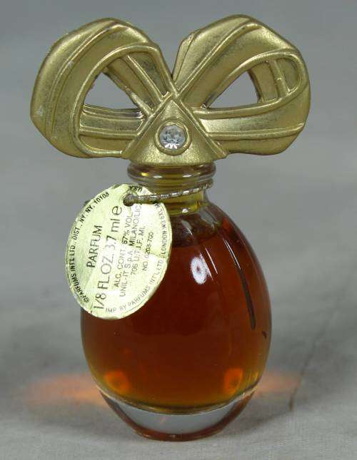 Full bottle of Elizabeth Taylor white diamond perfume