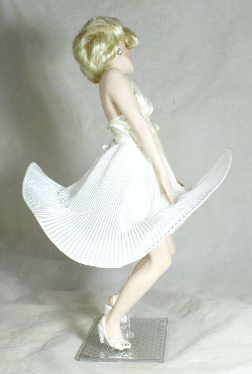Franklin Heirloom Dolls - Marilyn Monroe in The 7 year itch - 41cm high - Magnificent!! -BID NOW!!!!