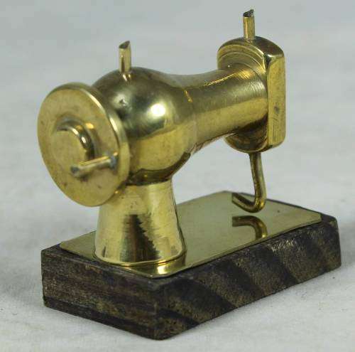 Miniature bass sewing machine