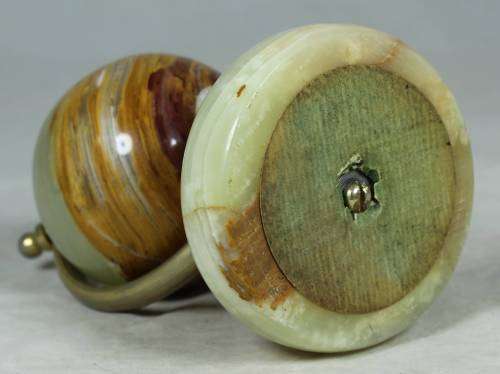 Small onyx globe