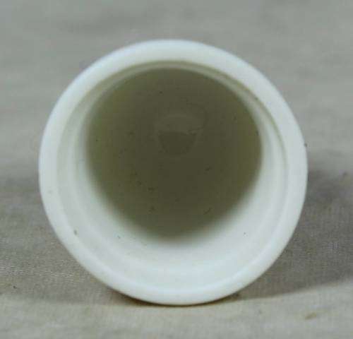 Thimble with pair of yellow birds