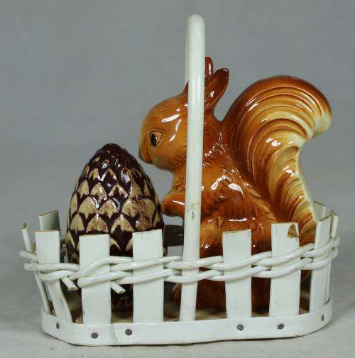 Goebels squirrel & acorn salt and pepper shaker in basket