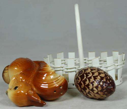 Goebels squirrel & acorn salt and pepper shaker in basket