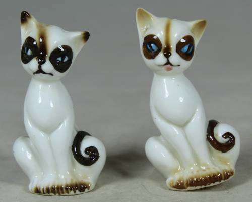 Siamese cats salt & pepper shaker set