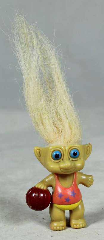 Miniature troll basketball player